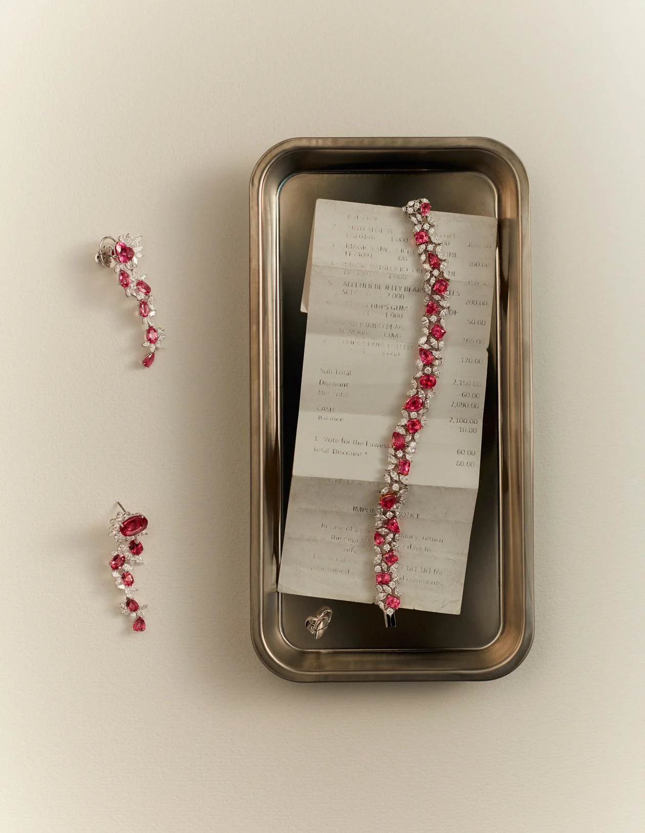 Серьги и браслет из белого золота с бриллиантами и шпинелью Махенге, Parure Atelier