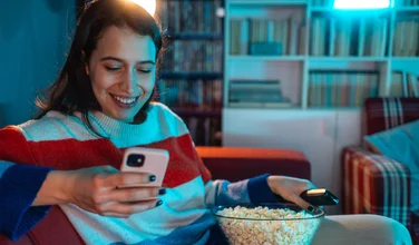 Большая маленькая драма: как вертикальные мини-сериалы захватили мир