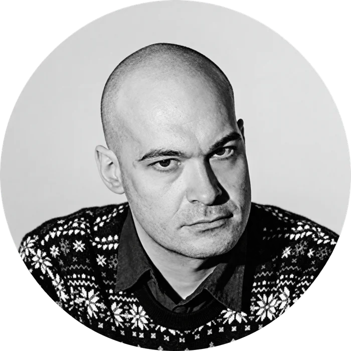 Антон Котенев,<br>журналист, выпускник философского факультета МГУ.