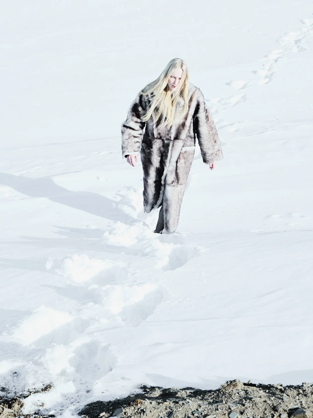 Шуба, Luda Nikishina; туфли, Principe di Bologna, No One; колготки, Calzedonia