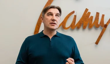 Спектакль «Папа» и премия «Золотая маска»: как прошел вечер клуба МОСК в Театре сатиры
