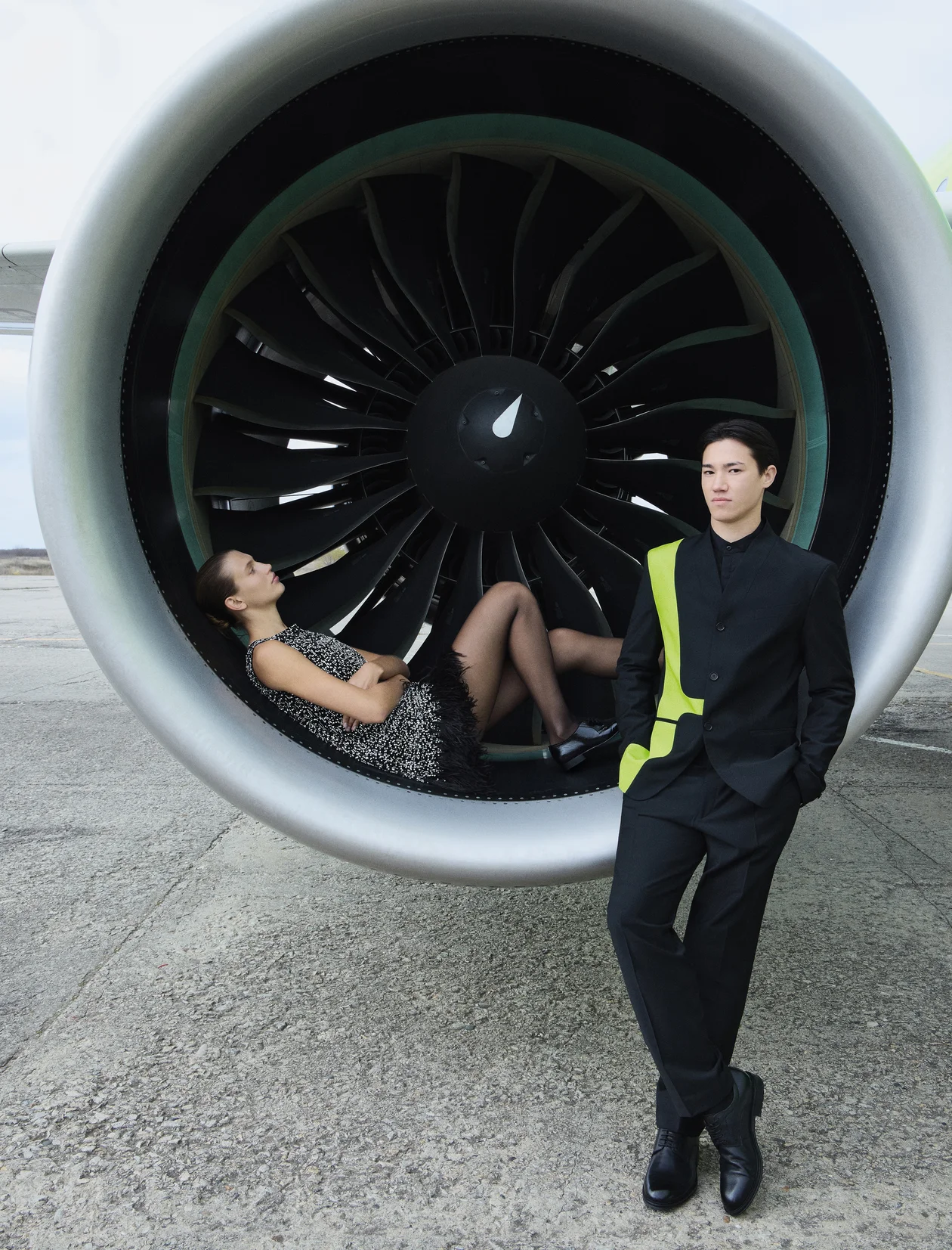 &#x41d;&#x430; &#x42d;&#x434;&#x443;&#x430;&#x440;&#x434;&#x435; &#x415;&#x440;&#x43e;&#x444;&#x435;&#x435;&#x432;&#x435; (&#x437;&#x434;&#x435;&#x441;&#x44c; &#x438; &#x434;&#x430;&#x43b;&#x435;&#x435;): &#x43d;&#x43e;&#x432;&#x430;&#x44f; &#x444;&#x43e;&#x440;&#x43c;&#x430; &#x431;&#x43e;&#x440;&#x442;&#x43f;&#x440;&#x43e;&#x432;&#x43e;&#x434;&#x43d;&#x438;&#x43a;&#x43e;&#x432; S7 Airlines. &#x41d;&#x430; &#x42e;&#x43b;&#x435;: &#x43f;&#x43b;&#x430;&#x442;&#x44c;&#x435;, YANA; &#x442;&#x443;&#x444;&#x43b;&#x438;, ALBERTA FERRETTI, BOSCO, &#x43a;&#x43e;&#x43b;&#x433;&#x43e;&#x442;&#x43a;&#x438;, CALZEDONIA