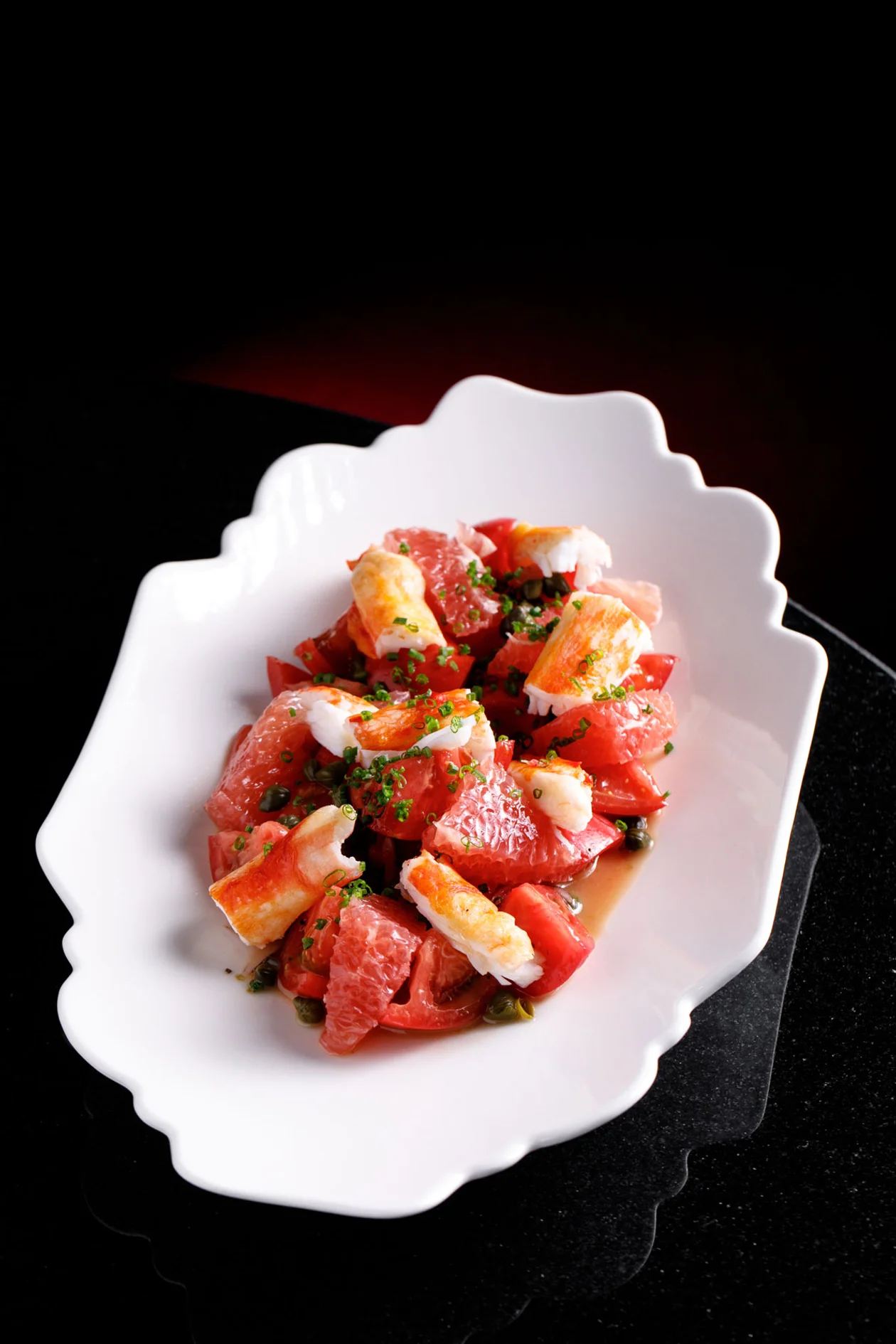 Салат с камчатским крабом и грейпфрутом.