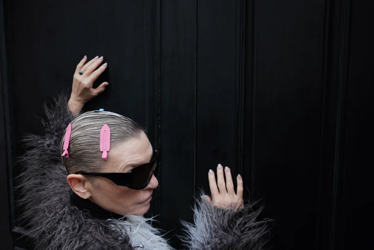 &#x415;&#x43b;&#x435;&#x43d;&#x430; &#x42e;&#x434;&#x430;&#x43a;&#x43e;&#x432;&#x430;, 70 &#x43b;&#x435;&#x442;.<br>&#x428;&#x443;&#x431;&#x430;, Yana; &#x43e;&#x447;&#x43a;&#x438;, Ushatava.&#xa0;