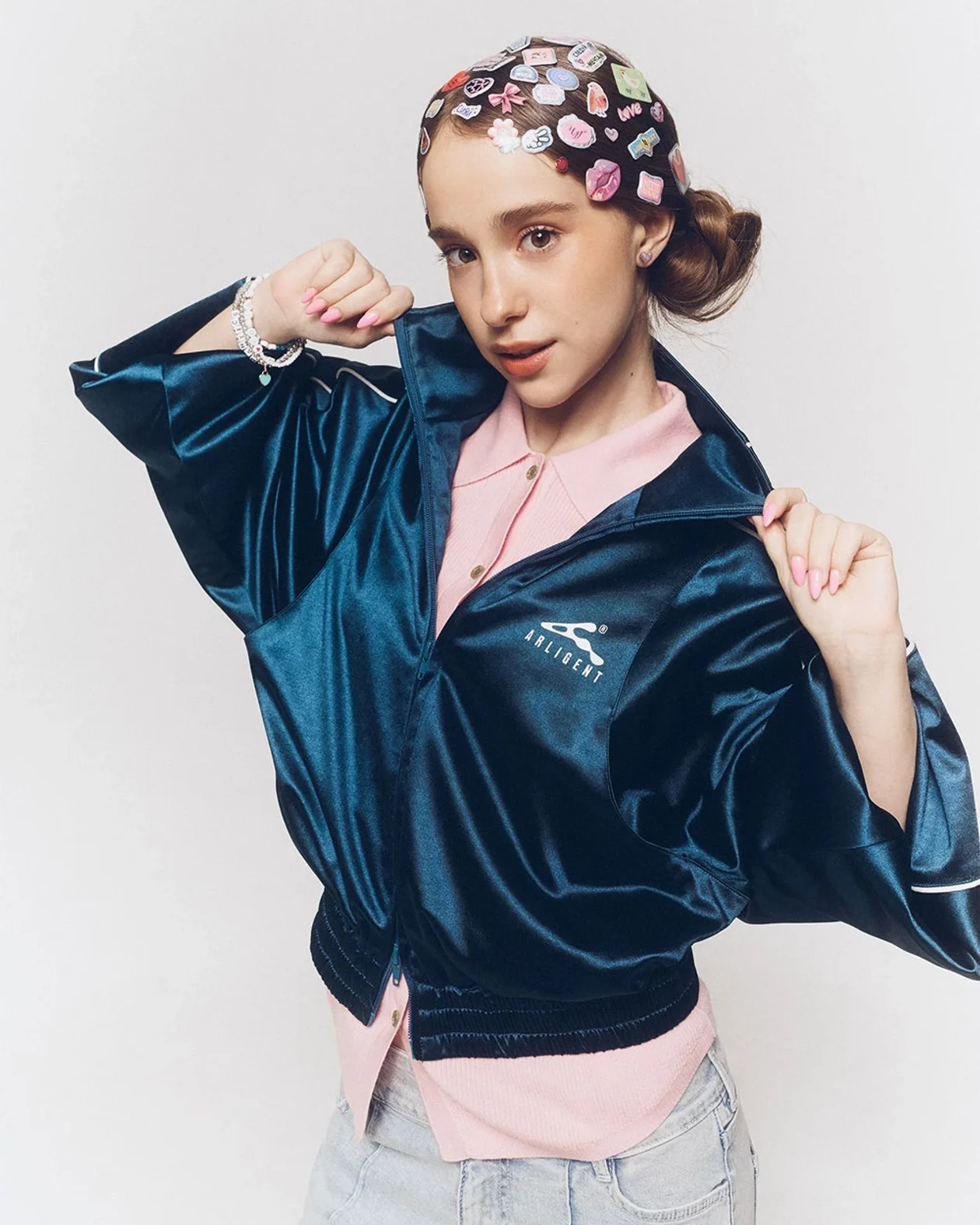 Олимпийка, Arligent; кардиган, Laurel, Bosco; джинсы, Gloria Jeans