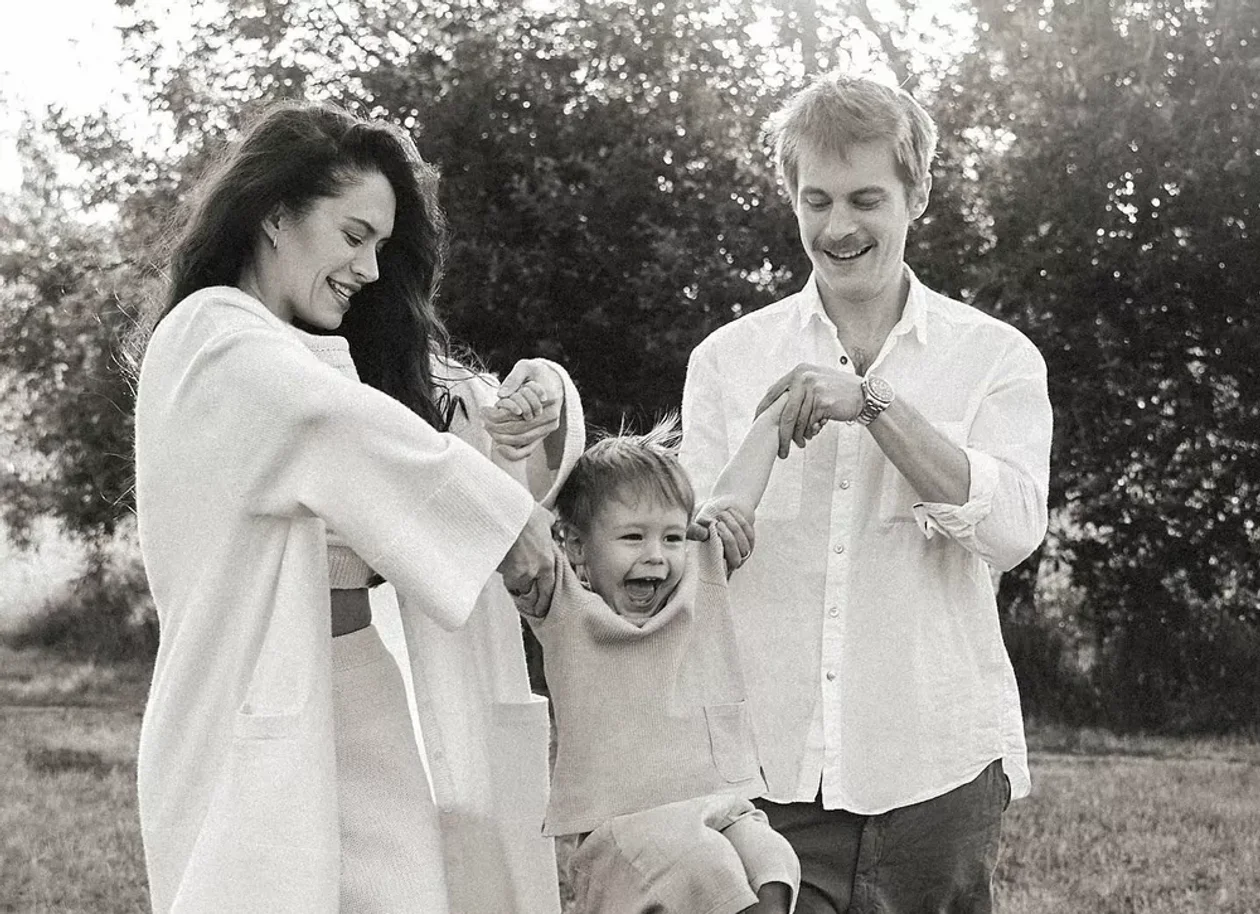 Диана Пожарская и Иван Янковский с сыном Олегом