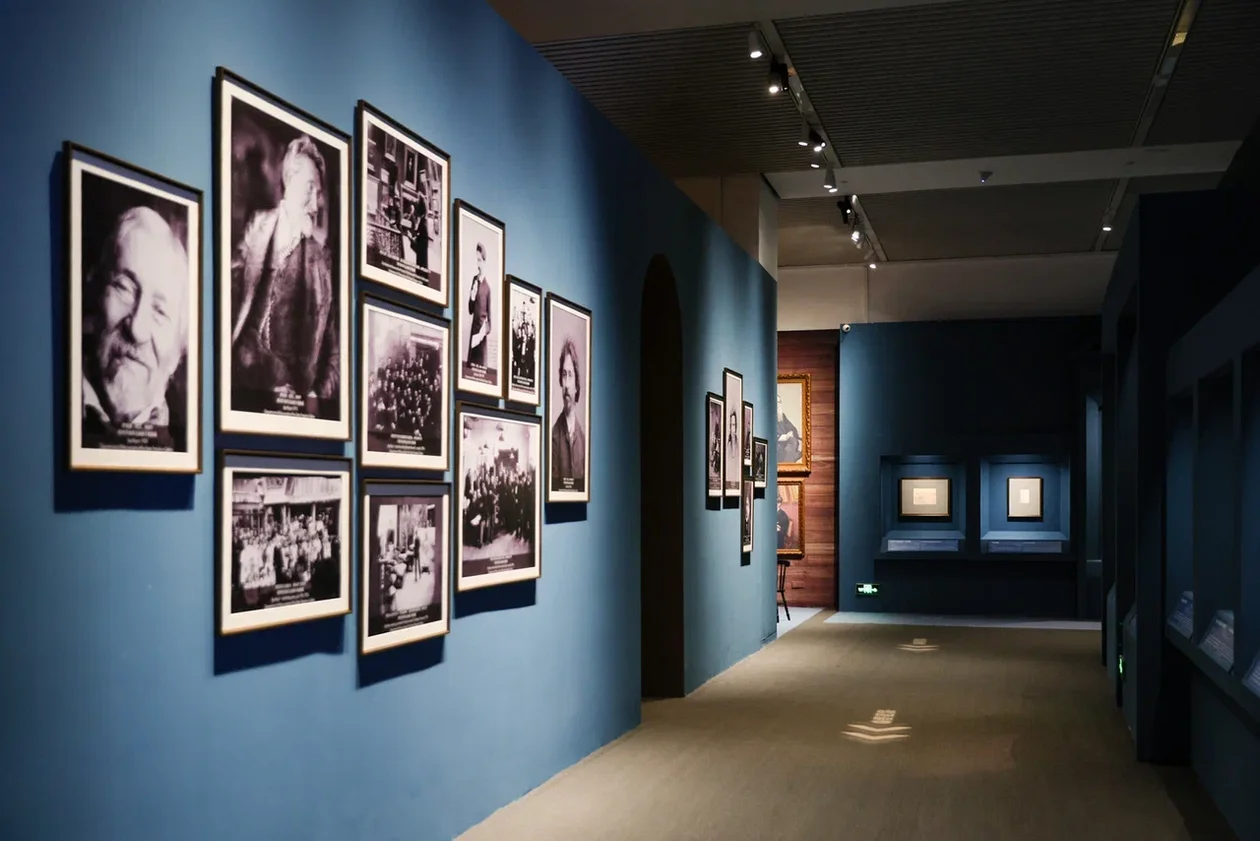 &#x412;&#x44b;&#x441;&#x442;&#x430;&#x432;&#x43a;&#x430; &#xab;&#x418;&#x43b;&#x44c;&#x44f; &#x420;&#x435;&#x43f;&#x438;&#x43d;. &#x42d;&#x43d;&#x446;&#x438;&#x43a;&#x43b;&#x43e;&#x43f;&#x435;&#x434;&#x438;&#x44f; &#x440;&#x443;&#x441;&#x441;&#x43a;&#x43e;&#x439; &#x436;&#x438;&#x437;&#x43d;&#x438;&#xbb; &#x432; &#x41f;&#x435;&#x43a;&#x438;&#x43d;&#x435;