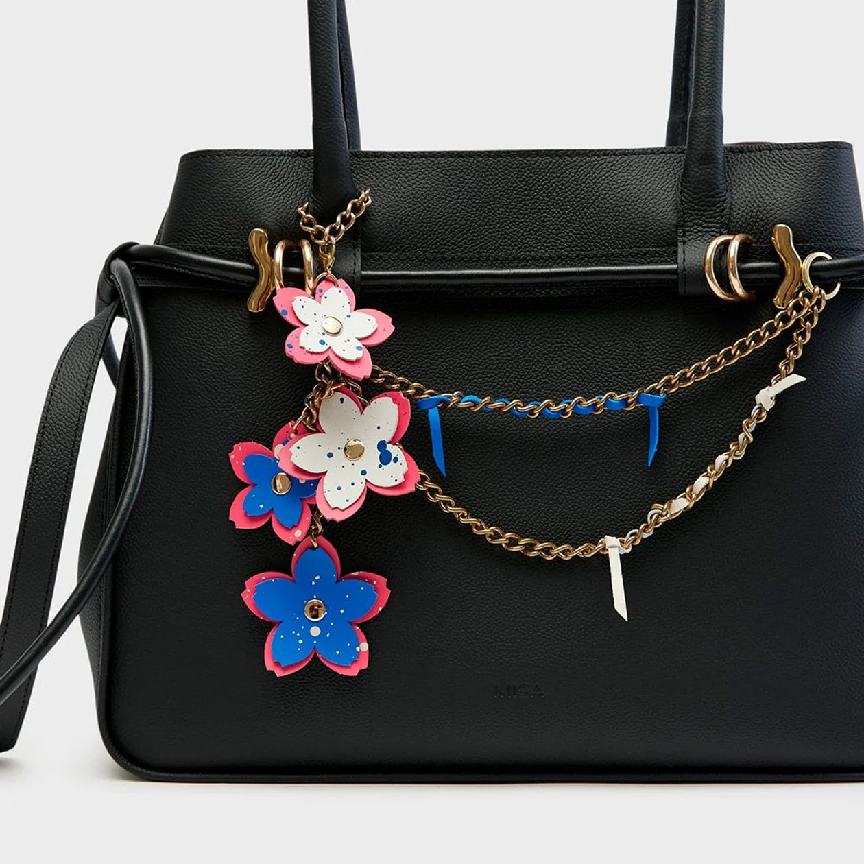 <a href="https://misa-bags.com/tproduct/739054921-329266327152-crazy-flowers-misa">MISA</a>
