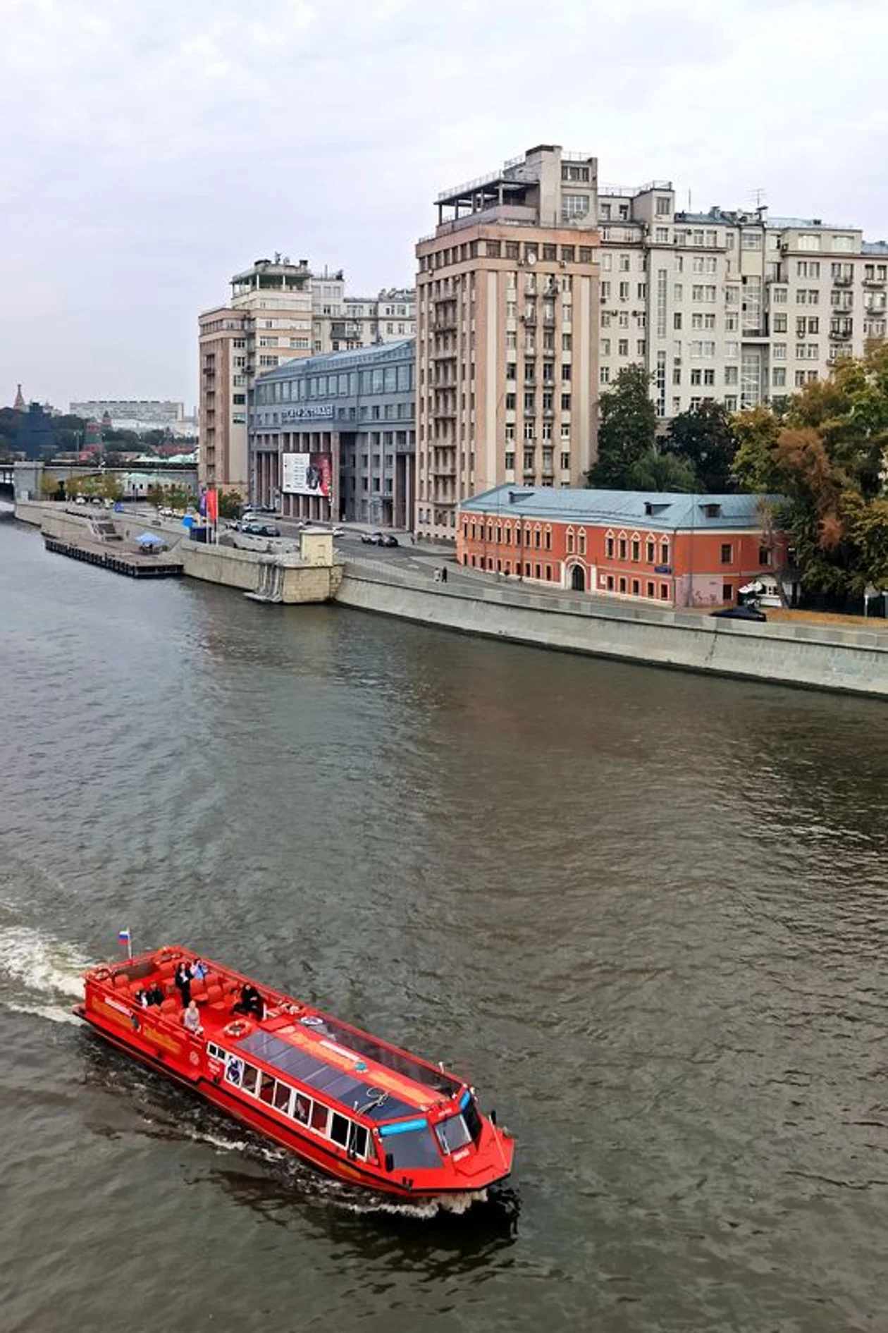 <span style="background-color:transparent;color:#000000;font-family:Arial,sans-serif;">&#x414;&#x43e;&#x43c; &#x43d;&#x430; &#x43d;&#x430;&#x431;&#x435;&#x440;&#x435;&#x436;&#x43d;&#x43e;&#x439;, 1931 &#x433;&#x43e;&#x434;, &#x430;&#x440;&#x445;&#x438;&#x442;&#x435;&#x43a;&#x442;&#x43e;&#x440; &#x411;. &#x41c;. &#x418;&#x43e;&#x444;&#x430;&#x43d;. &#x424;&#x43e;&#x442;&#x43e;: </span><span style="background-color:rgb(255,255,255);color:rgb(102,102,102);font-family:arial, helvetica, clean, sans-serif;font-size:13px;">stargal / &#x424;&#x43e;&#x442;&#x43e;&#x431;&#x430;&#x43d;&#x43a; &#x41b;&#x43e;&#x440;&#x438;</span>