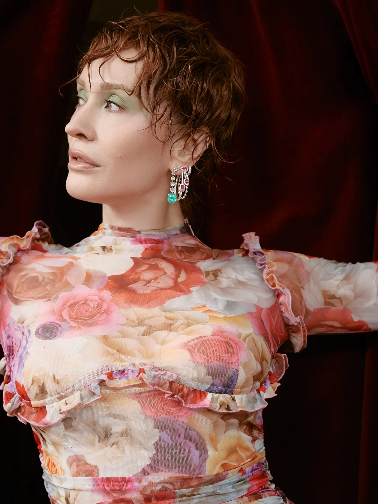 Костюм, WALK OF SHAME; серьги, PARURE ATELIER