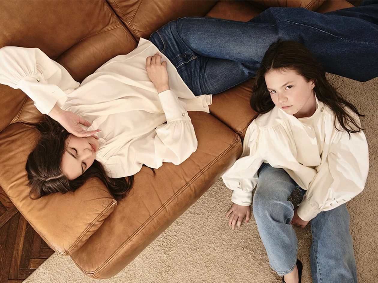 На Софи: блузка и джинсы, Chloe, ЦУМ. На Милане: куртка, Chloe, джинсы, Diesel, все «Кенгуру»