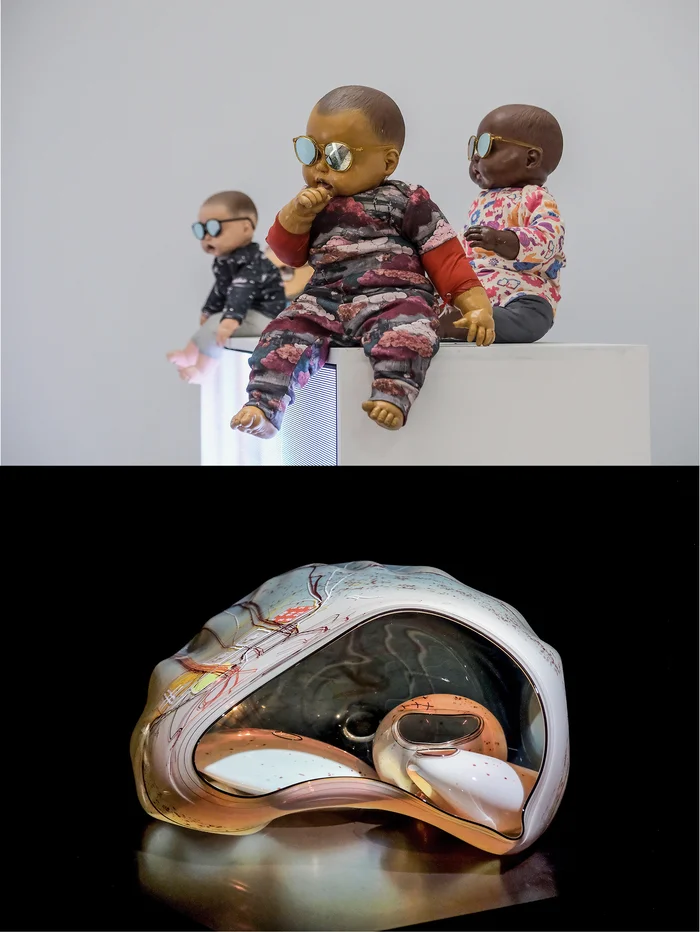 Вверху: часть инсталляции Grass Babies, Moon Babies, Эй Аракава-Нэш, 61-я Венецианская биеннале, 2026. Внизу: скульптура из серии Venice Baskets, Дейл Чихули, экспонировалась в венецианском Палаццо Брандолини в рамках масштабного арт-проекта Chihuly Venice.