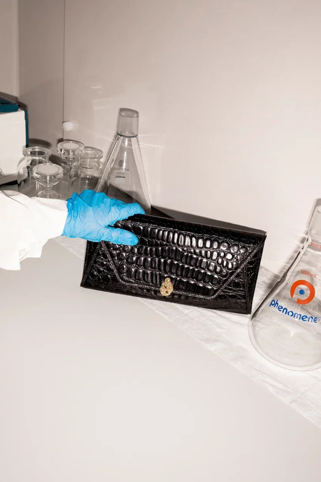 Где: разработка и производство лекарственных препаратов «Амедарт». Клатч, Pars