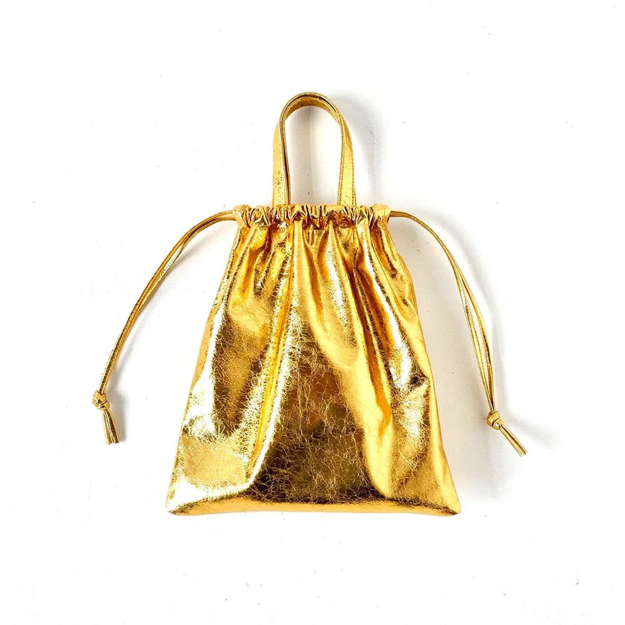 <a href="https://ateliermaru.ru/catalog/accessories/tproduct/424132557-351077225522-sumka-zolotaya-eko-kozha">ATELIERMARU</a>