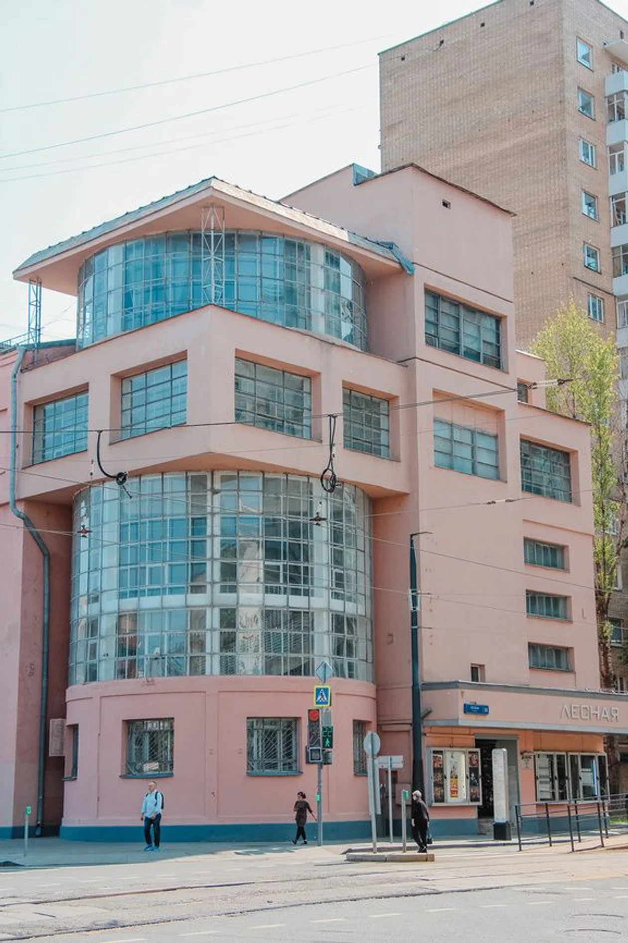 <span style="background-color:transparent;color:#000000;font-family:Arial,sans-serif;">&#x414;&#x43e;&#x43c; &#x43a;&#x443;&#x43b;&#x44c;&#x442;&#x443;&#x440;&#x44b; &#x438;&#x43c;. &#x417;&#x443;&#x435;&#x432;&#x430;, 1929 &#x433;&#x43e;&#x434;, &#x430;&#x440;&#x445;&#x438;&#x442;&#x435;&#x43a;&#x442;&#x43e;&#x440; &#x418;. &#x410;. &#x413;&#x43e;&#x43b;&#x43e;&#x441;&#x43e;&#x432;. &#x424;&#x43e;&#x442;&#x43e;: </span><span style="background-color:rgb(255,255,255);color:rgb(102,102,102);font-family:arial, helvetica, clean, sans-serif;font-size:13px;">&#x412;&#x435;&#x440;&#x43e;&#x43d;&#x438;&#x43a;&#x430; &#x417;&#x430;&#x439;&#x446;&#x435;&#x432;&#x430; / &#x424;&#x43e;&#x442;&#x43e;&#x431;&#x430;&#x43d;&#x43a; &#x41b;&#x43e;&#x440;&#x438;</span>