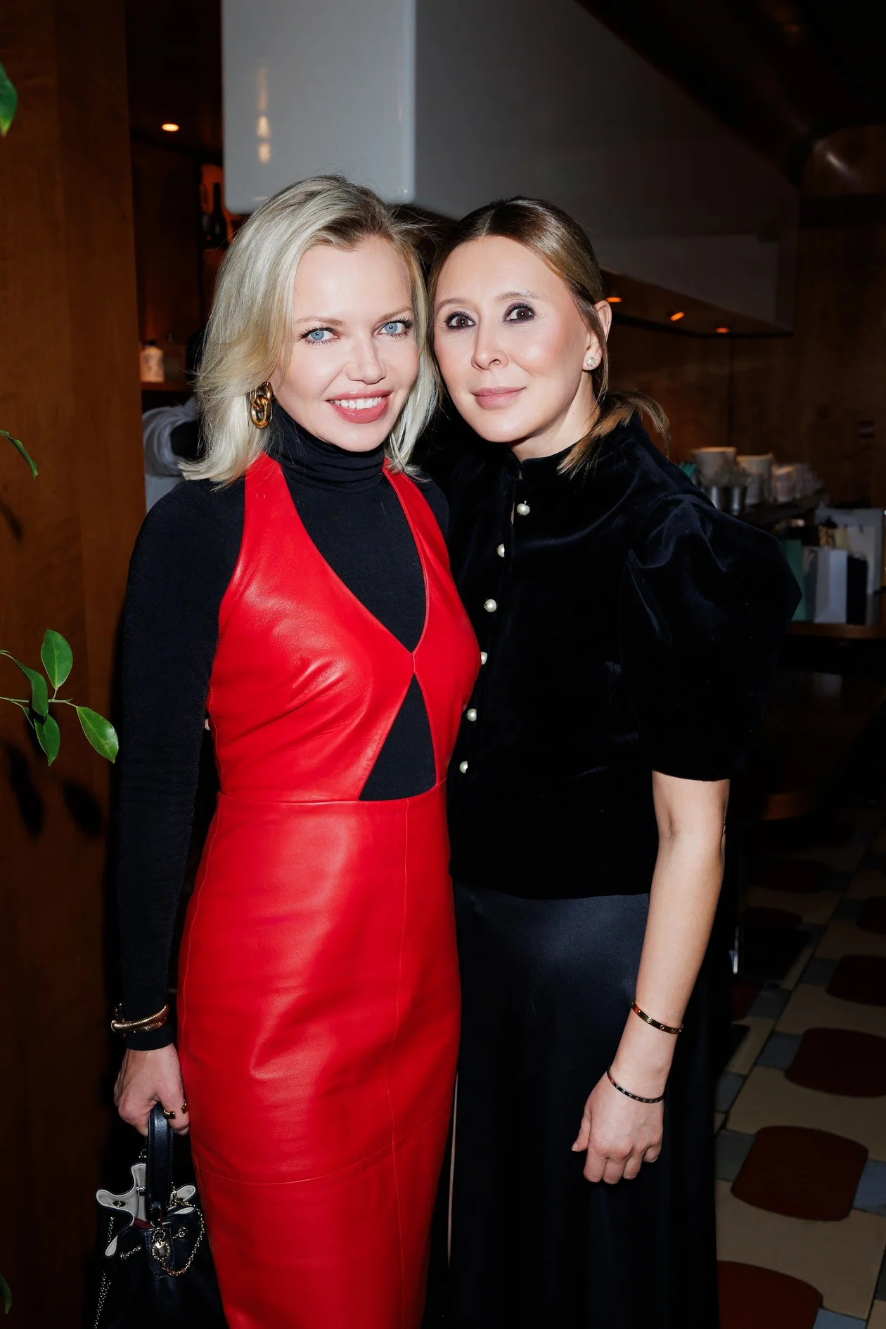 Анна Андронова, Дина Хабирова