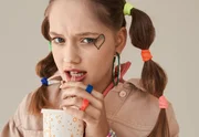 Выставка детского рисунка: как косметика стала новой игрушкой