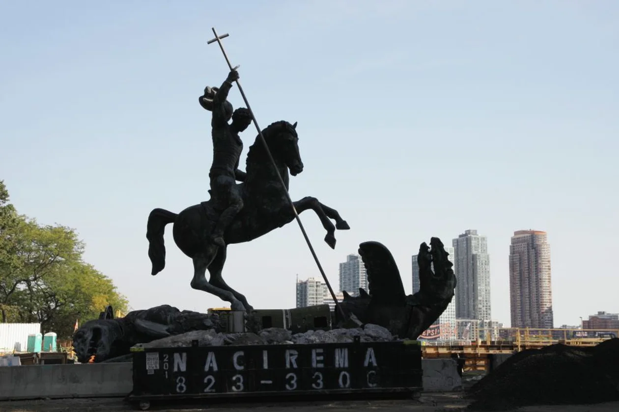 Добро побеждает зло. Нью-Йорк, США. 1990