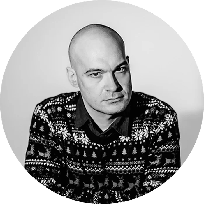 Антон Котенев ,журналист, выпускник философского факультета МГУ.