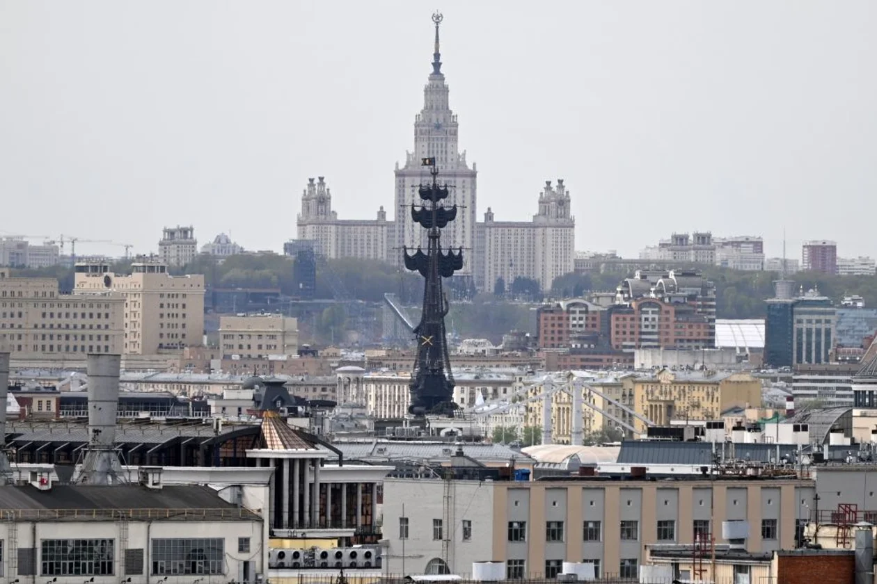 В ознаменование 300-летия российского флота (Памятник Петру I). Москва. 1997