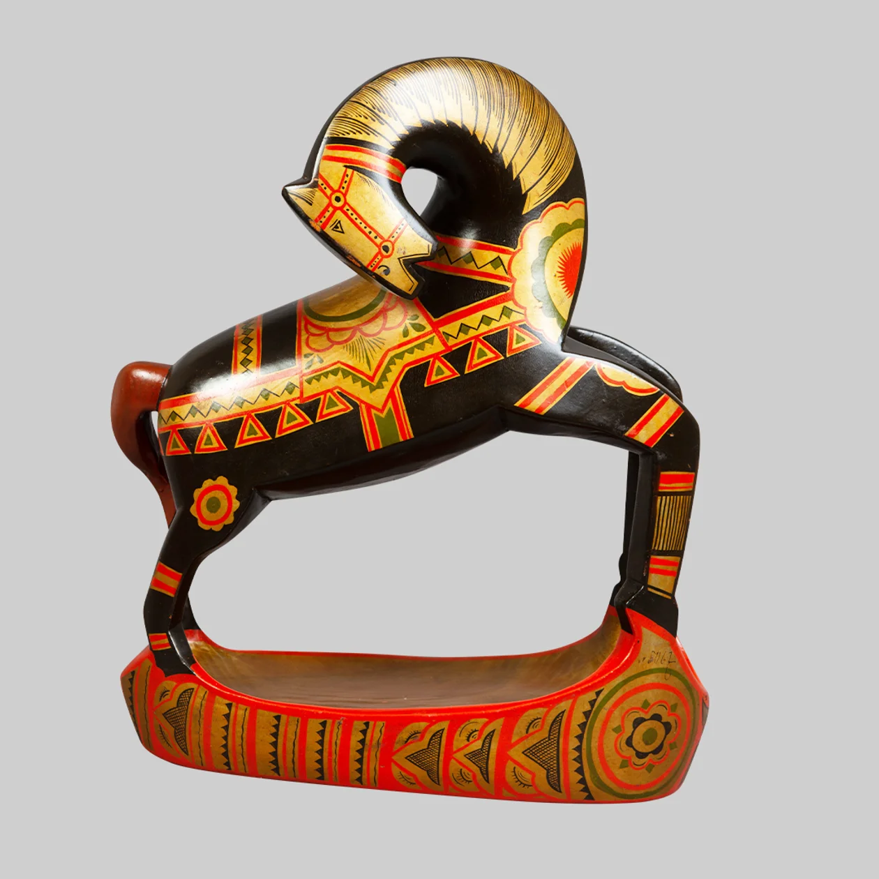 А. Каротков. Лоток с декоративной фигурой «Конь». 1927