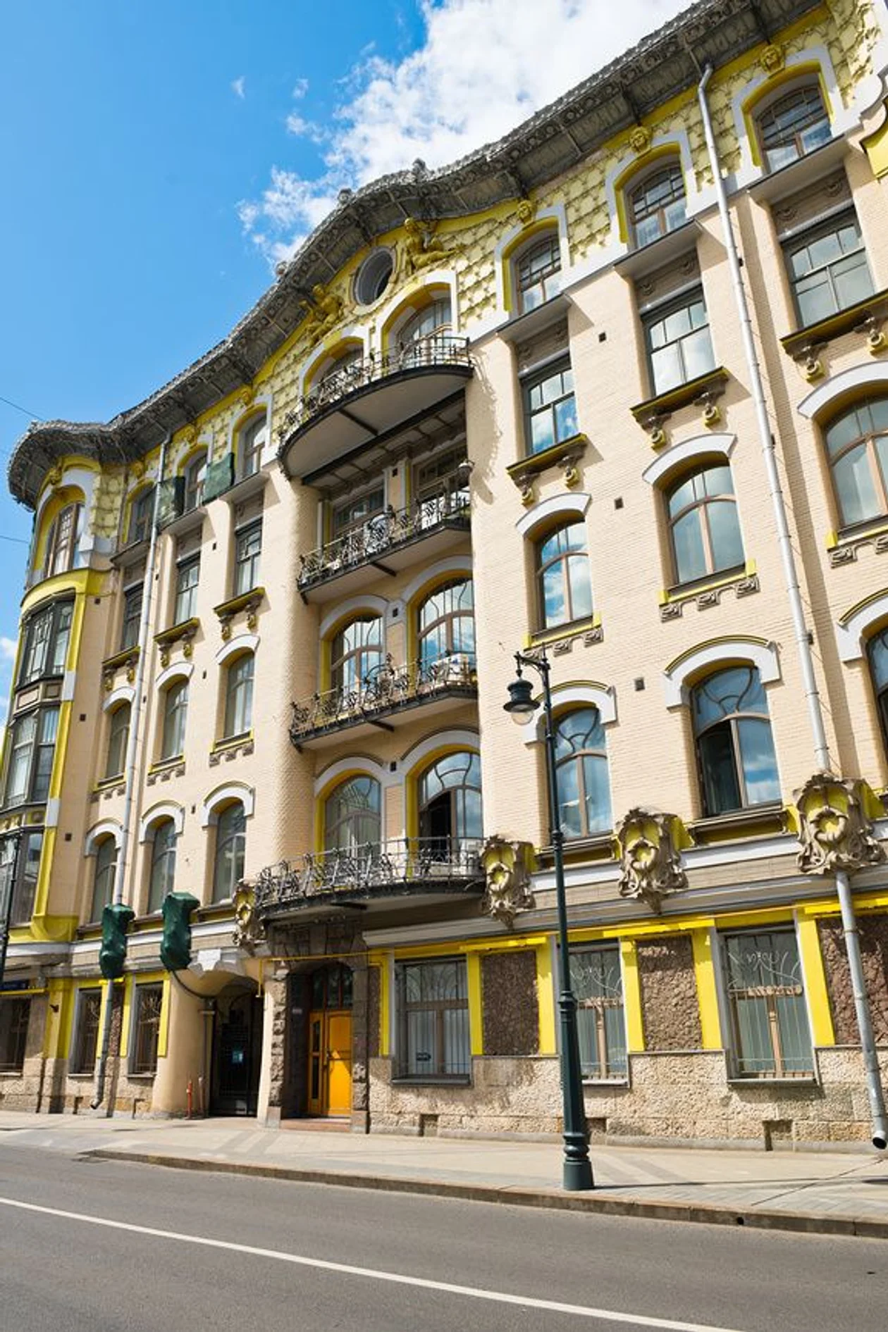 <span style="background-color:transparent;color:#000000;font-family:Arial,sans-serif;">&#x414;&#x43e;&#x445;&#x43e;&#x434;&#x43d;&#x44b;&#x439; &#x434;&#x43e;&#x43c; &#x418;. &#x41f;. &#x418;&#x441;&#x430;&#x43a;&#x43e;&#x432;&#x430;, 1906 &#x433;&#x43e;&#x434;, &#x430;&#x440;&#x445;&#x438;&#x442;&#x435;&#x43a;&#x442;&#x43e;&#x440; &#x41b;. &#x41d;. &#x41a;&#x435;&#x43a;&#x443;&#x448;&#x435;&#x432;. &#x424;&#x43e;&#x442;&#x43e;: </span><span style="background-color:rgb(255,255,255);color:rgb(102,102,102);font-family:arial, helvetica, clean, sans-serif;font-size:13px;">E. O. / &#x424;&#x43e;&#x442;&#x43e;&#x431;&#x430;&#x43d;&#x43a; &#x41b;&#x43e;&#x440;&#x438;</span>