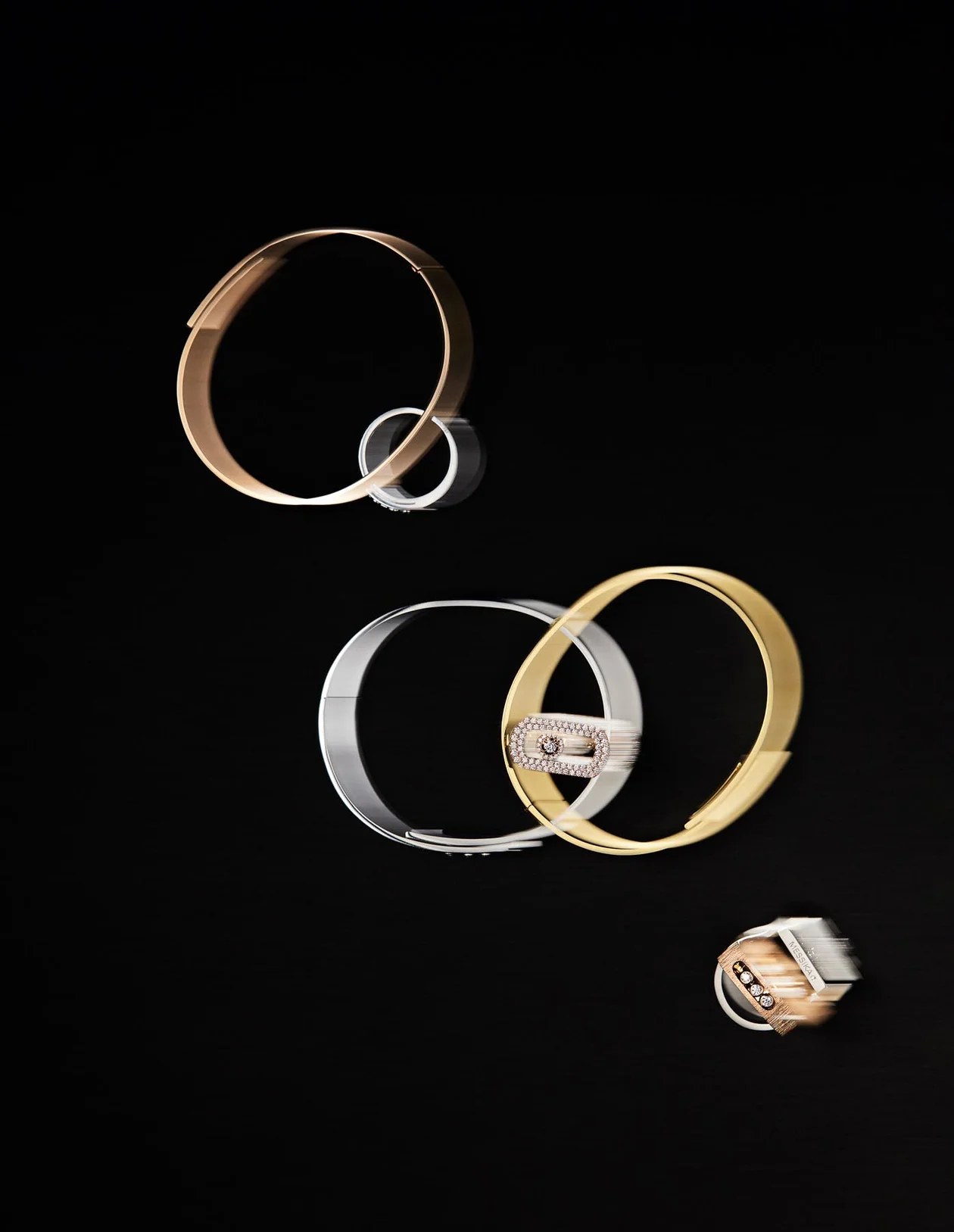 Браслеты Move Noa из розового золота с бриллиантами, из белого золота с бриллиантами и из желтого золота с бриллиантами, кольца Move Noa из белого золота с бриллиантами и из розового золота с бриллиантами, кольца So Move из розового золота с бриллиантами и из белого золота с бриллиантами, Messika.   