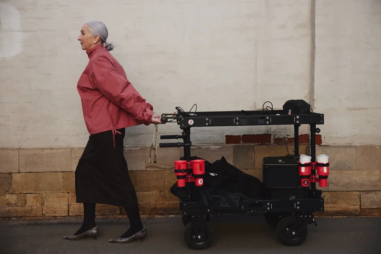 &#x41d;&#x430; &#x420;&#x430;&#x437;&#x438;&#x43b;&#x435; &#x410;&#x43c;&#x440;&#x430;&#x445;&#x43e;&#x432;&#x43e;&#x439;: &#x430;&#x43d;&#x43e;&#x440;&#x430;&#x43a;, Walk of&#xa0;Shame; &#x44e;&#x431;&#x43a;&#x430;, Caterina Leman; &#x442;&#x443;&#x444;&#x43b;&#x438;, Principe di&#xa0;Bologna, No One; &#x43a;&#x43e;&#x43b;&#x433;&#x43e;&#x442;&#x43a;&#x438;, Falke; &#x43a;&#x43e;&#x43b;&#x44c;&#x435;, Ermanno Scervino, Bosco.&#xa0;