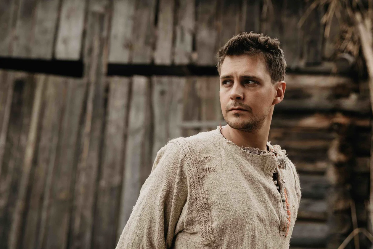 Милош Бикович в фильме «Холоп», 2019