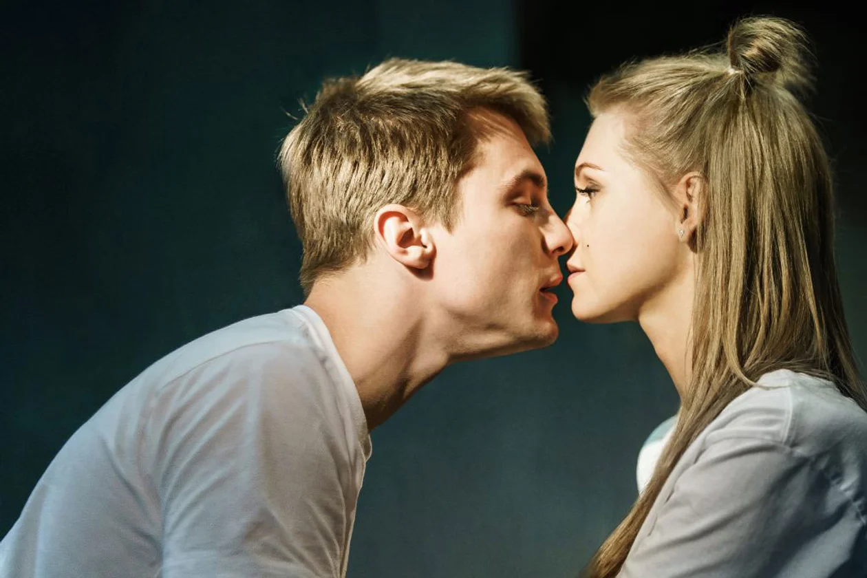 Иван Янковский и Кристина Асмус в спектакле «Утиная охота»