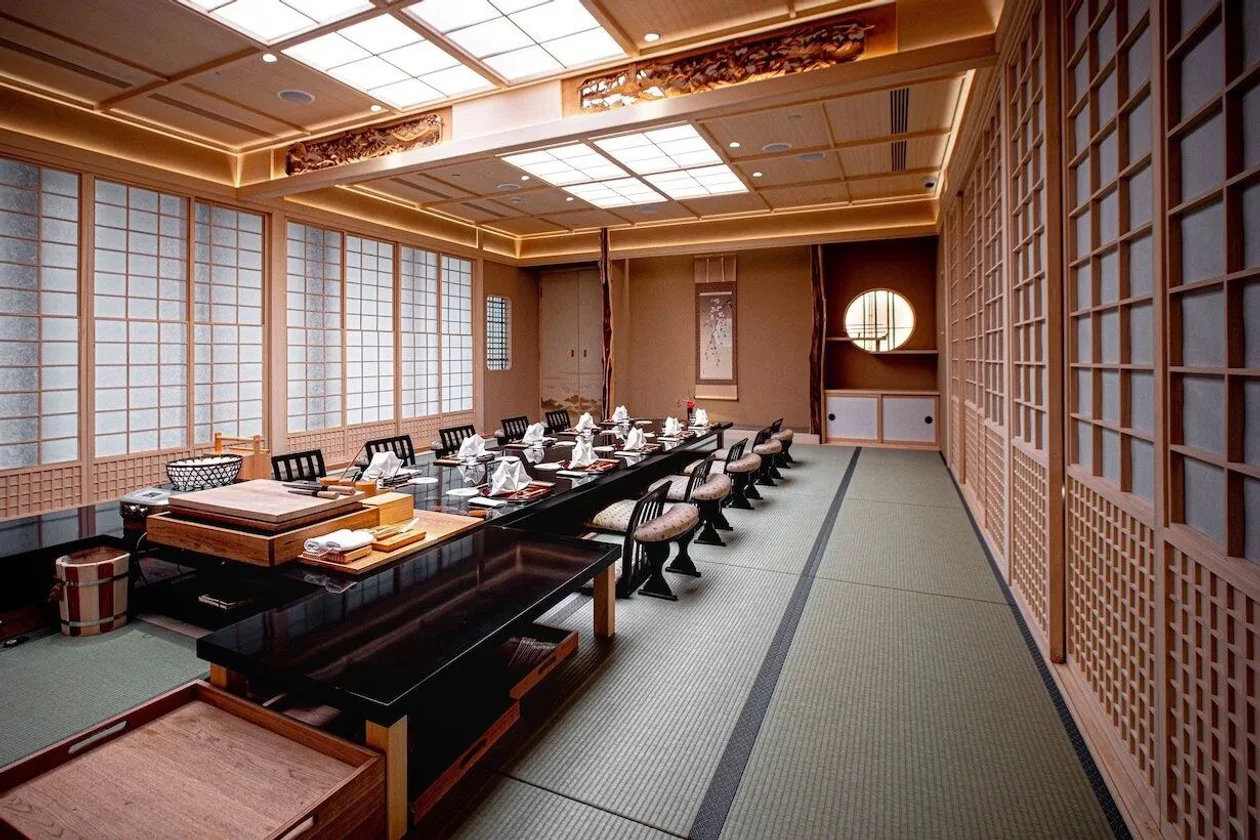 &#x418;&#x441;&#x442;&#x43e;&#x447;&#x43d;&#x438;&#x43a;: Uchiwa