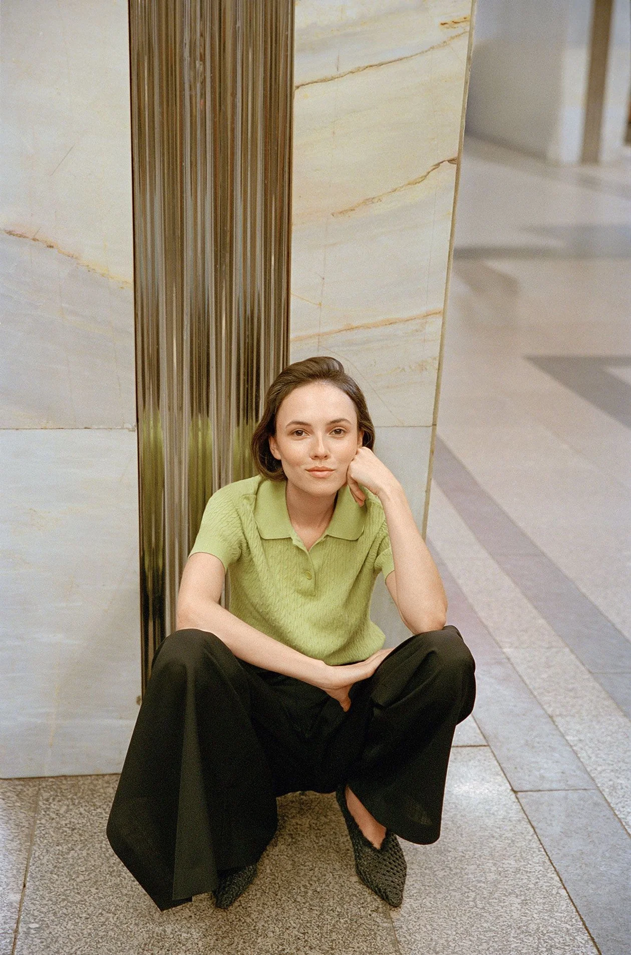 На Стасе: поло ELLASSAY, BOSCO, ГУМ, брюки MM6 MAISON MARGIELA, BOSCO, BOSCOVESNA, туфли PREMIATA, NO ONE