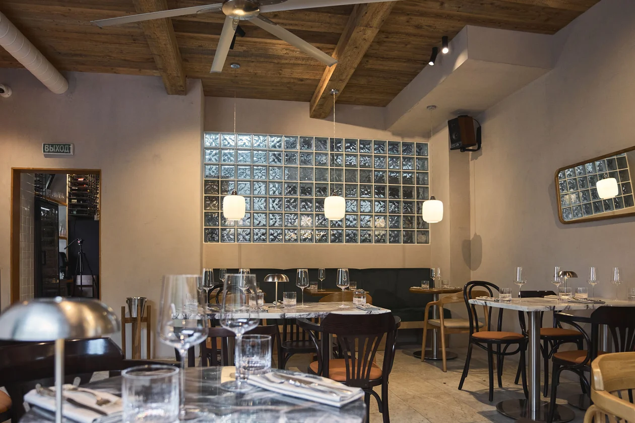 Интерьер Centrale Bistro в Брюсовом переулке