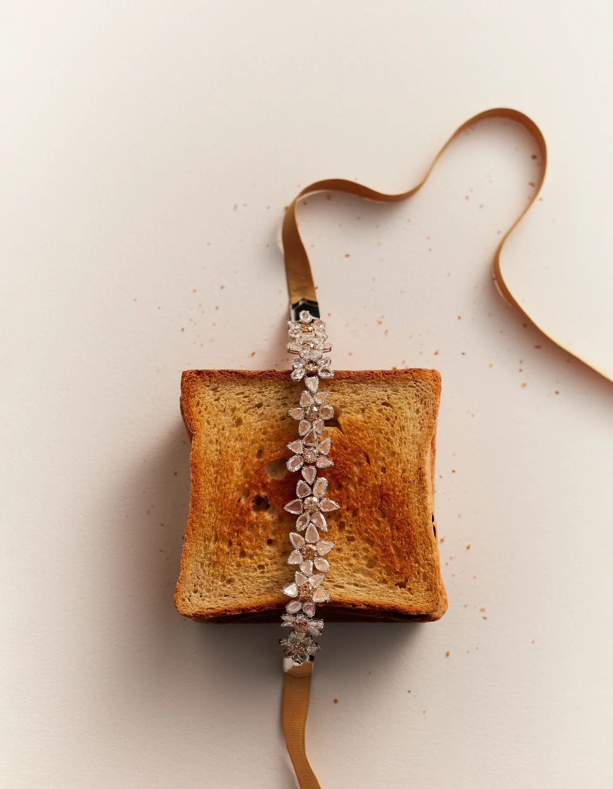 Чокер-трансформер из белого золота с белыми и коричневыми бриллиантами, Yana Jewellery 