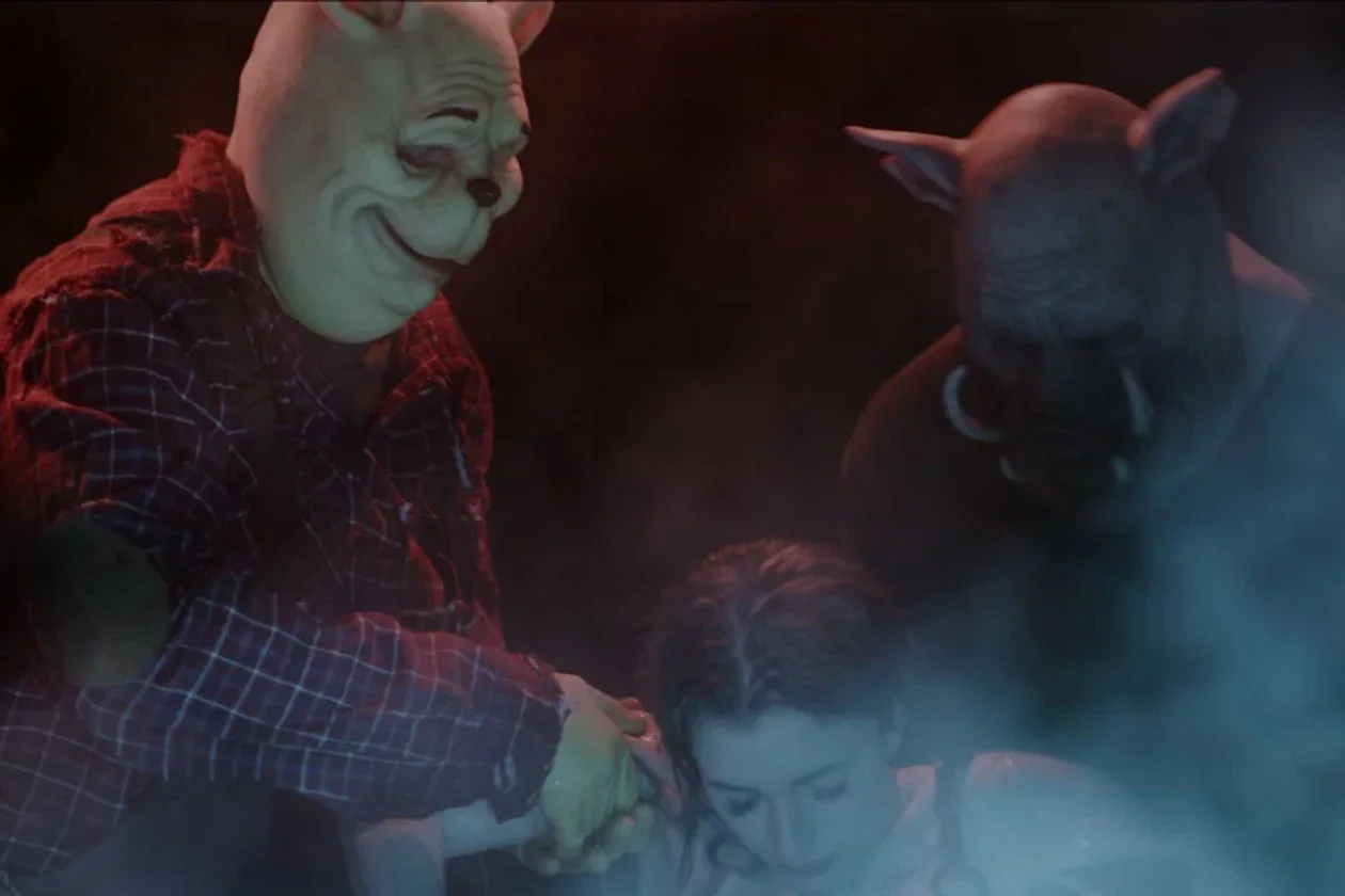 Кадр из фильма «Винни Пух: кровь и мед»