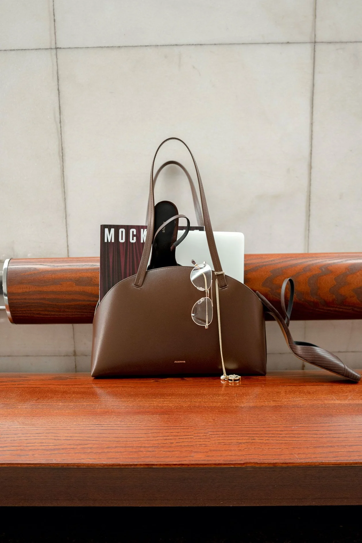 &#x421;&#x443;&#x43c;&#x43a;&#x430; JIL SANDER, &#x442;&#x443;&#x444;&#x43b;&#x438; NEOUS, &#x432;&#x441;&#x435; &#x426;&#x423;&#x41c;; &#x43e;&#x447;&#x43a;&#x438; ETNIA BARCELONA, &#xab;&#x41f;&#x418;&#x41e;&#x41d;&#x415;&#x420;-&#x41e;&#x41f;&#x422;&#x418;&#x41a;&#xbb;