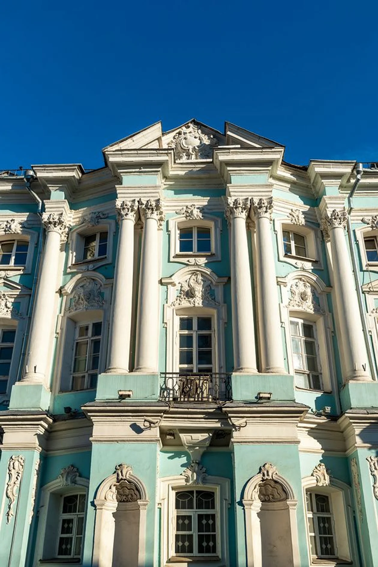 Дом Апраксиных — Трубецких в Москве, 1766. Фото: © Александр Щепин / Фотобанк Лори