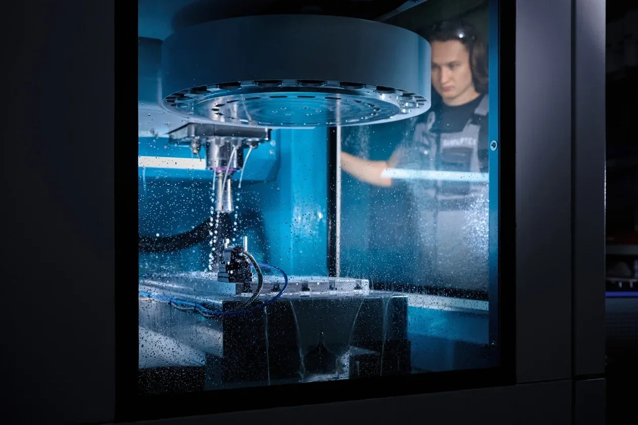 &#xab;&#x411;&#x438;&#x432;&#x435;&#x440;&#x442;&#x435;&#x445;&#xbb;. &#xab;&#x420;&#x430;&#x431;&#x43e;&#x447;&#x430;&#x44f; &#x43b;&#x43e;&#x448;&#x430;&#x434;&#x43a;&#x430;&#xbb; &#x434;&#x43b;&#x44f; &#x43c;&#x430;&#x448;&#x438;&#x43d;&#x43e;&#x441;&#x442;&#x440;&#x43e;&#x438;&#x442;&#x435;&#x43b;&#x435;&#x439;. &#x412;&#x44b;&#x43f;&#x443;&#x441;&#x43a;&#x430;&#x44e;&#x442; &#x444;&#x440;&#x435;&#x437;&#x435;&#x440;&#x43d;&#x44b;&#x435; &#x441;&#x442;&#x430;&#x43d;&#x43a;&#x438; &#x441; &#x447;&#x438;&#x441;&#x43b;&#x43e;&#x432;&#x44b;&#x43c; &#x43f;&#x440;&#x43e;&#x433;&#x440;&#x430;&#x43c;&#x43c;&#x43d;&#x44b;&#x43c; &#x443;&#x43f;&#x440;&#x430;&#x432;&#x43b;&#x435;&#x43d;&#x438;&#x435;&#x43c;