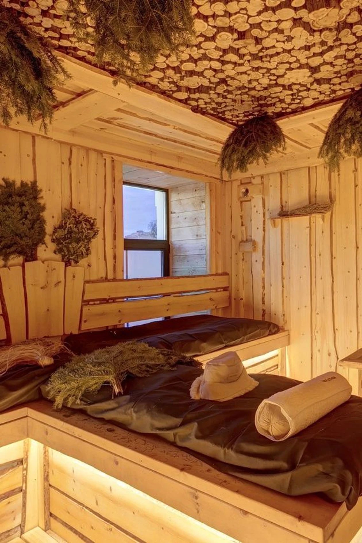 Фото: <span style="background-color:transparent;color:rgb(0,0,0);font-family:Arial, sans-serif;">Жар-Птица</span>