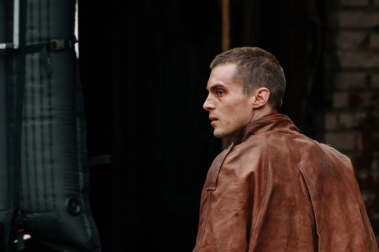 Иван Янковский в сериале «Фишер»