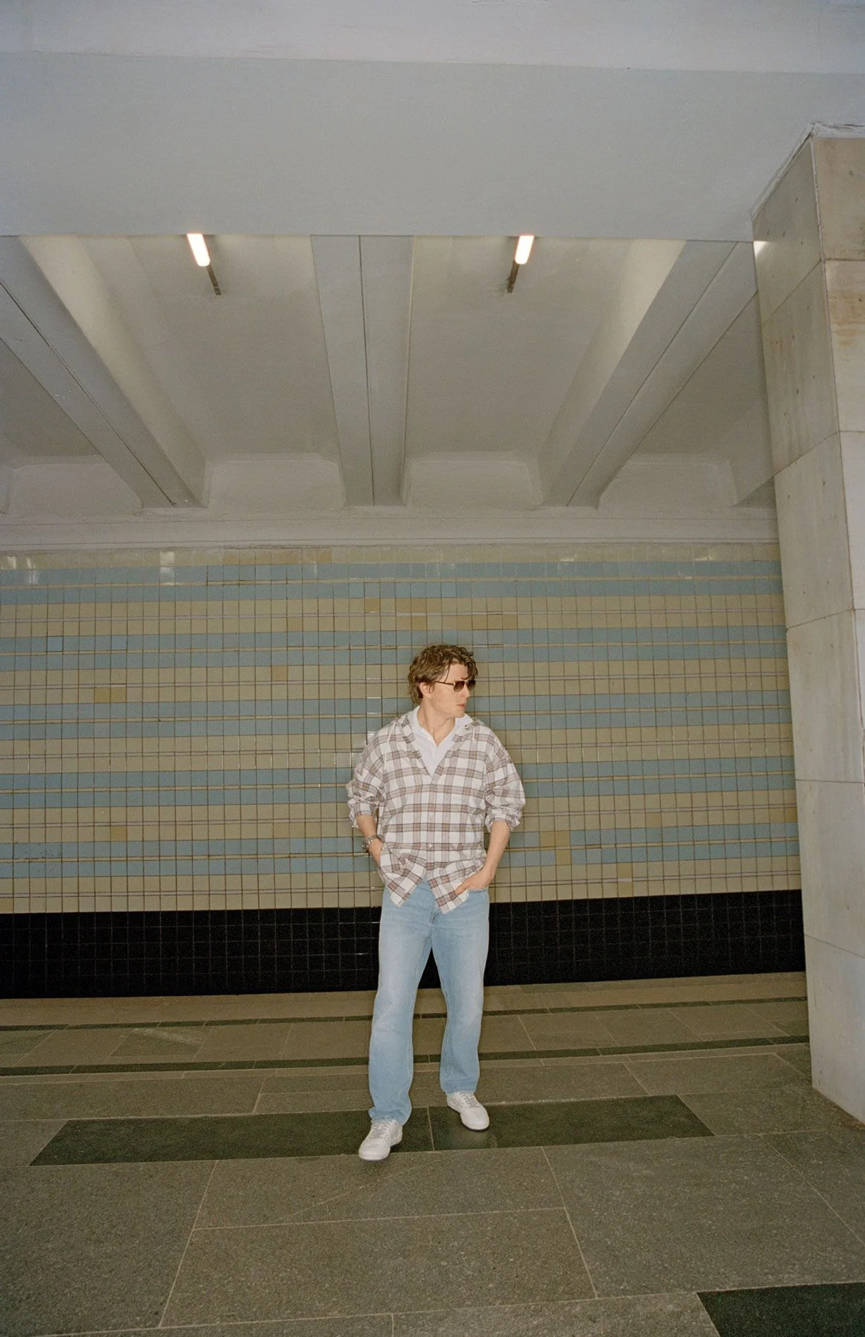 На Сергее: рубашка DIESEL, джинсы ICEBERG, все BOSCO, BOSCOVESNA, поло LARDINI, BOSCO, ГУМ, кроссовки PREMIATA, NO ONE