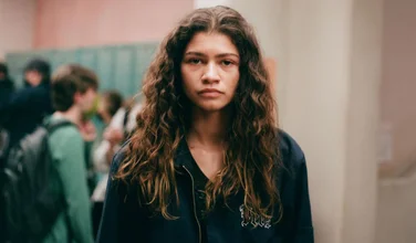 Главные сериалы апреля: громкие возвращения и достойные новинки