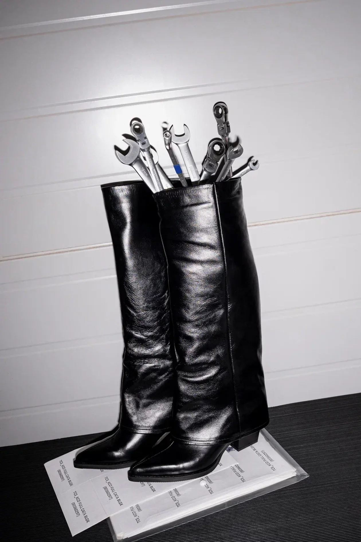 Где: производство высокотехнологичного оборудования «САГА Технологии». Сапоги, Lusavou