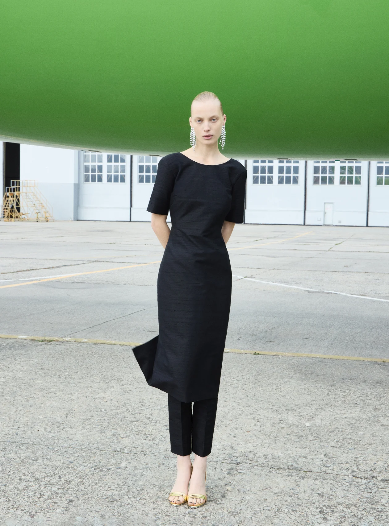 &#x41d;&#x430; &#x410;&#x43b;&#x438;&#x43d;&#x435;: &#x43f;&#x43b;&#x430;&#x442;&#x44c;&#x435; &#x438; &#x431;&#x440;&#x44e;&#x43a;&#x438;, AZI LAND; &#x431;&#x43e;&#x441;&#x43e;&#x43d;&#x43e;&#x436;&#x43a;&#x438;, LUISA SPAGNOLI, BOSCO; &#x441;&#x435;&#x440;&#x44c;&#x433;&#x438;, MANGO