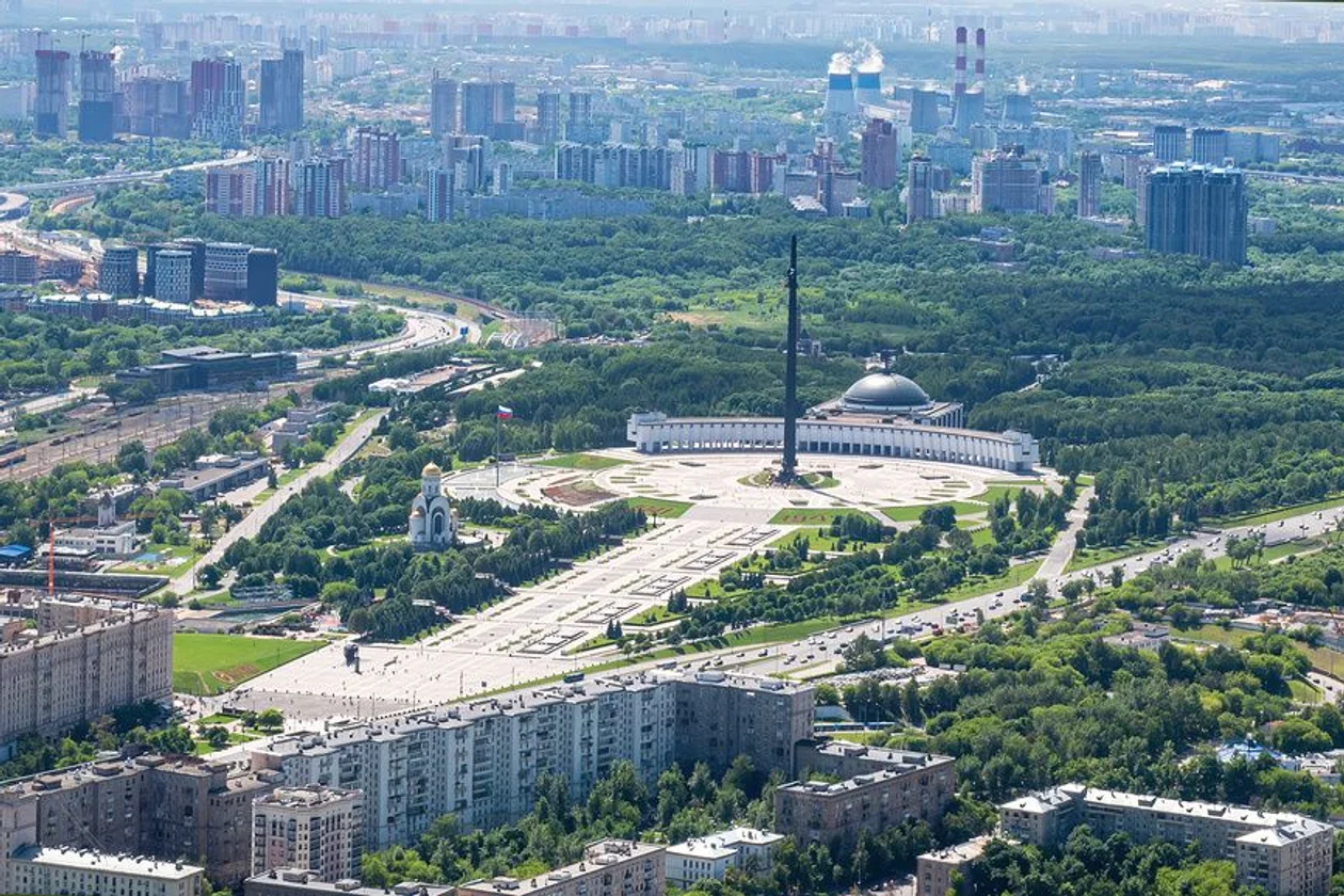 Монумент Победы. Москва. 1995