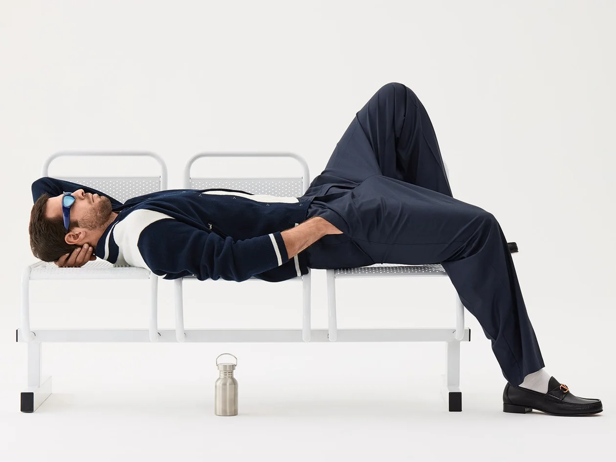 <span style="color:rgb(142,142,142);">Спортивная куртка, Kiton, брюки, Zilli, лоферы, Valentino, очки, Balenciaga, все ЦУМ; поло, Wilson.</span>