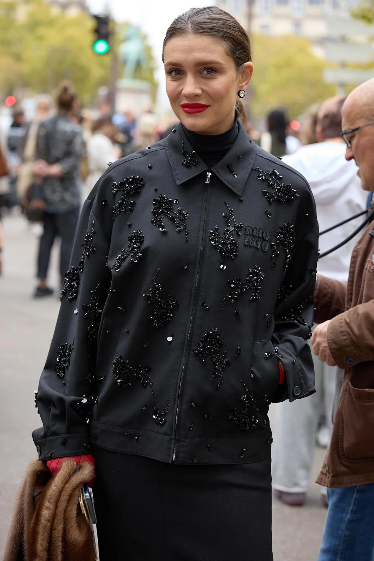 Екатерина Дарма, журналист. На ней бомбер Miu Miu, боди Alaia, юбка Carven