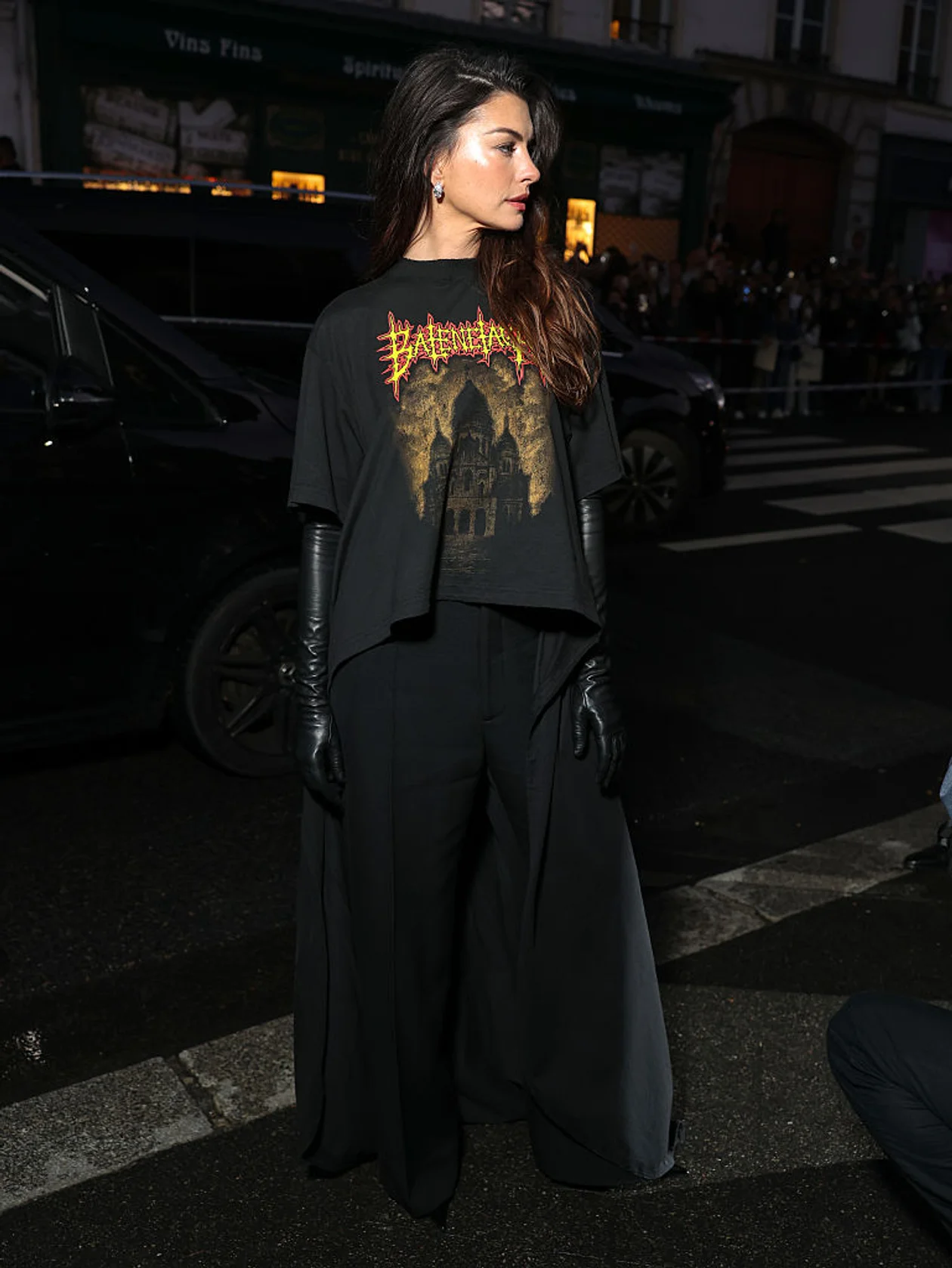 Энн Хэтэуэй в Balenciaga