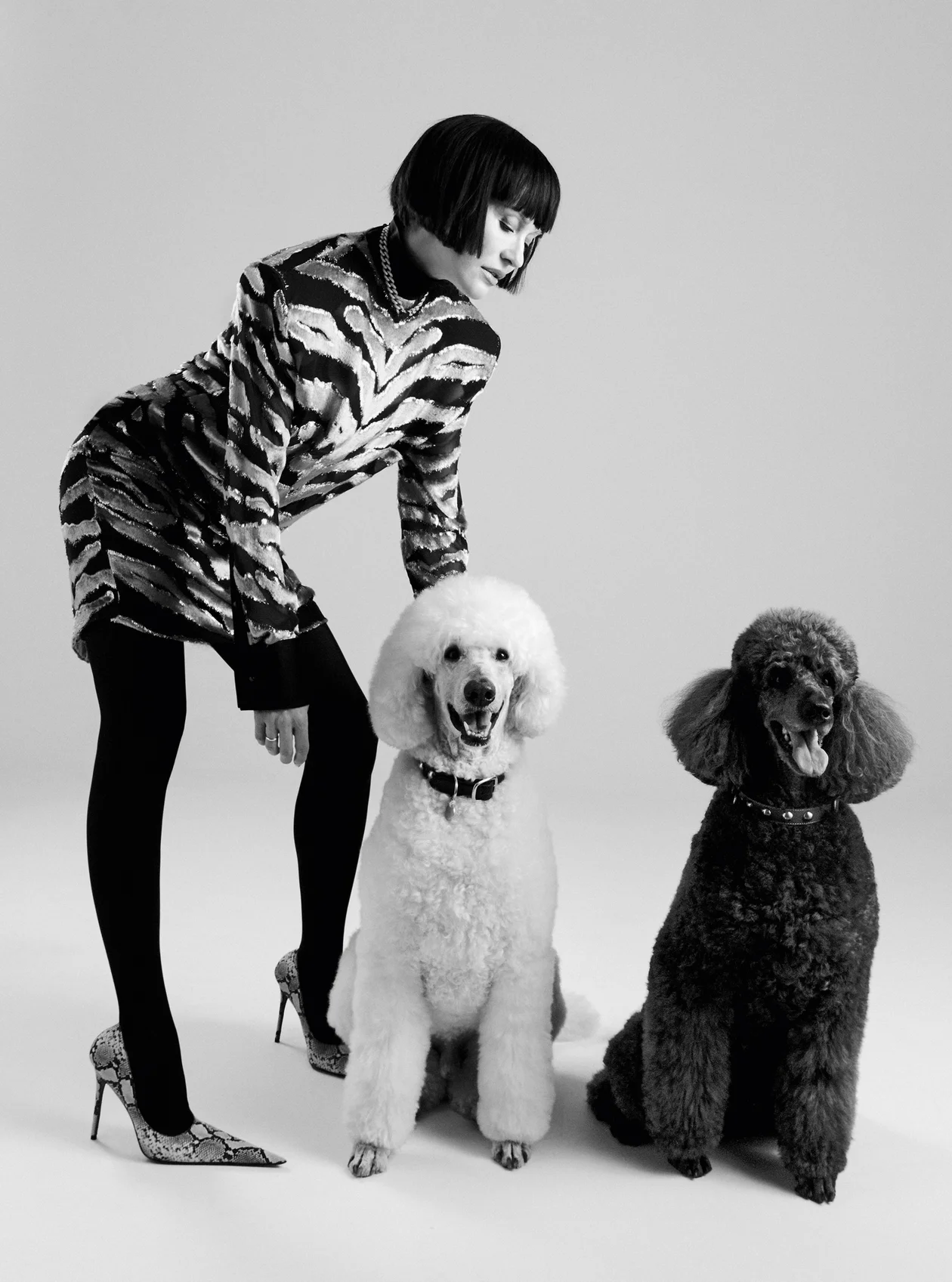 Платье, YANA; колье, YANA JEWELLERY; туфли, MARTINE ROSE; колготки, CALZEDONIA