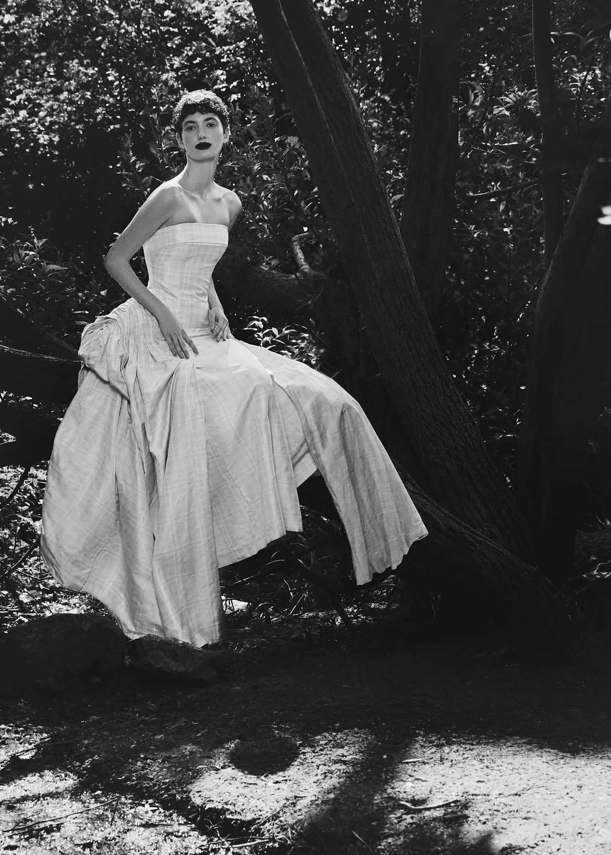 <span style="color:rgb(35,31,32);">На Софье: платье EDEM COUTURE; серьги MERCURY </span>